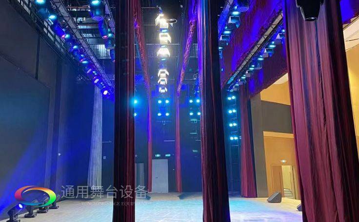 專業(yè)●專注●專心 供應(yīng)舞臺(tái)機(jī)械、舞臺(tái)阻燃幕布、舞臺(tái)燈光影響等相關(guān)產(chǎn)品，用心服務(wù)顧客！